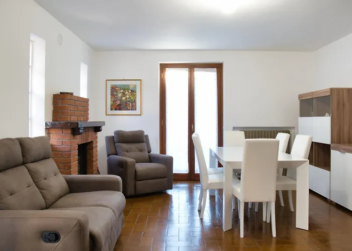 Casa Esino - Fresh Mountain Escape 아파트